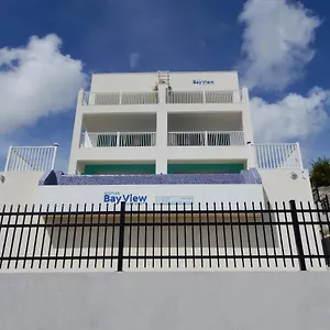 oistins-bayview-apartments.comcaribbean.com/
